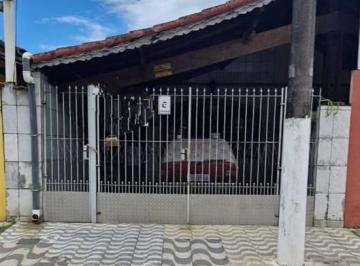 Casa · 96m² · 2 Quartos · 2 Vagas · Excelente casa geminada de 02 dormitórios, sendo 01 suíte, 02 vagas de garagem. O imóvel está locali