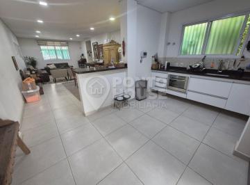 Casa · 241m² · 2 Quartos · 2 Vagas · Casa de alto padrão à venda na Vila Mariana próximo ao metrô