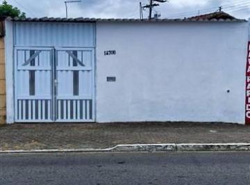 Casa · 213m² · 2 Quartos · 4 Vagas · Espaçosa Casa à Venda na Vila Caicara Praia Grande - 2 Quartos e 4 Vagas