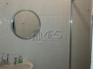 Casa · 55m² · 1 Quarto · 2 Vagas · Excelente casa de 01 dormitório, 02 vagas de garagem e ampla edícula. O imóvel está localizado no Vi