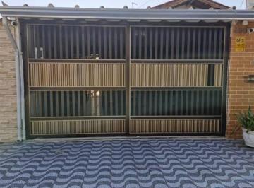 Casa · 81m² · 2 Quartos · 2 Vagas · Espaçosa Casa à Venda no Balneário Maracanã, Praia Grande - 2 Quartos