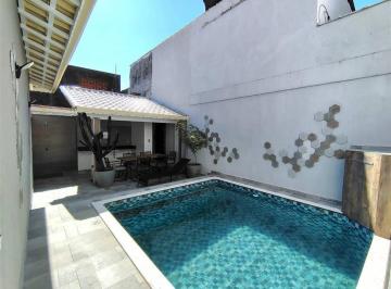 Casa · 128m² · 4 Quartos · 3 Vagas · Casa isolada de alto padrão mobiliada com 4 dormitórios e Piscina no bairro Caiçara