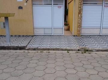 Casa · 61m² · 2 Quartos · 2 Vagas · Excelente casa de 02 dormitórios, sendo 01 suíte, 02 vagas de garagem e churrasqueira. O imóvel está