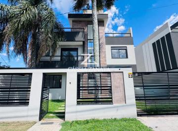 Casa · 222m² · 3 Quartos · 2 Vagas · Sobrado Alto Padrão em Uberaba, Curitiba/PR