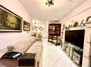 Apartamento · 136m² · 3 Quartos · 2 Vagas · Tijuca - Rua Dona Maria - Apartamento 3 quartos com varanda e 2 vagas.