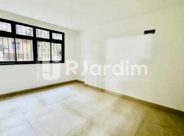 Apartamento · 86m² · 2 Quartos · Apartamento térreo / Residencial / Botafogo
