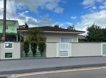 Casa · 203m² · 4 Quartos · 2 Vagas · Belíssima Casa com Amplo Terreno Próxima ao Mar no Furadinho em Palhoça/SC!