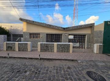 Casa de 3 quartos, Natal · Oportunidade em Nova Descoberta: Espaço, Conforto e Localização Estratégica.