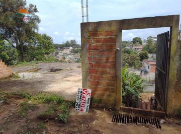 i1.jpg · Vende-se um terreno com duas casas