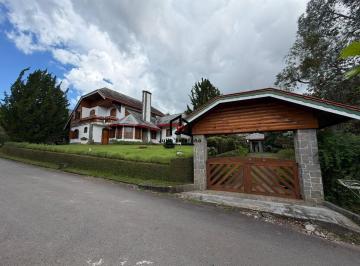 Casa · 2545m² · 4 Quartos · Casa à venda - em Campos do Jordão