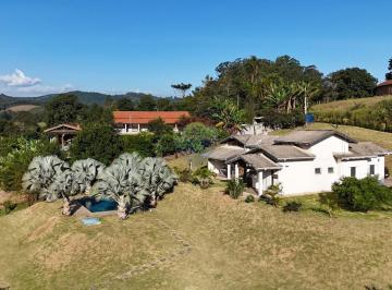 Rural · 210m² · 3 Quartos · 10 Vagas · Chácara à venda em Pedra Bela com piscina, área gourmet, campo de futebol e pomar