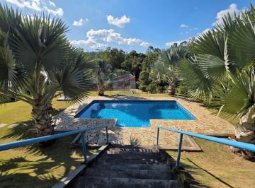 Rural · 210m² · 3 Quartos · 10 Vagas · Chácara à venda em Pedra Bela/SP com 5.600 m² de terreno, 210 m² construídos, piscina, riacho e poma