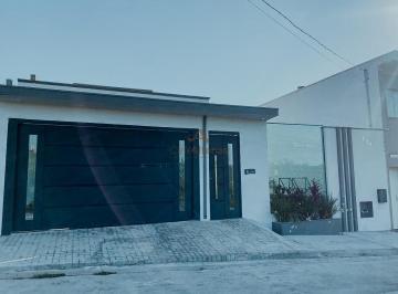 Foto 01 · Casa, Residencial Montserrat, Alfenas, MG