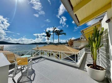 28 · Casa Pé na Lagoa com Trapiche Privativo - Alto Padrão na Lagoa da Conceição