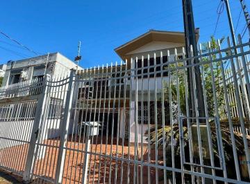 Casa · 350m² · 4 Vagas · Casa com 350m², 4 quartos, 2 Suítes à venda em Azenha, Porto Alegre.