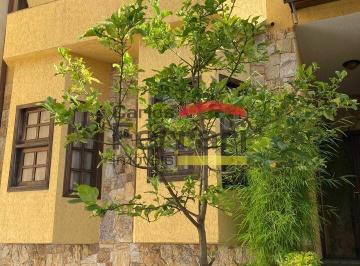 Casa · 180m² · 2 Quartos · 2 Vagas · Casa à venda no Alto da Lapa pronta para morar com churrasqueira e 2 vagas