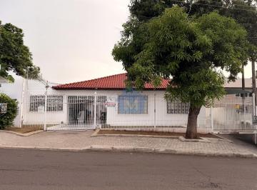 Casa · 335m² · 5 Quartos · 4 Vagas · Casa na Vila Yolanda, 480m² de terreno, ao lado da Av. Iguaçu!