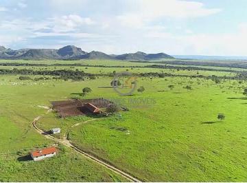 Foto aérea de drone mostrando a imensidão da área aberta de 9.570 hectares em Caiapônia-GO, com foco na aptidão para expansão de lavoura. · Fazenda 11.963 ha em Caiapônia-GO | Oportunidade Única