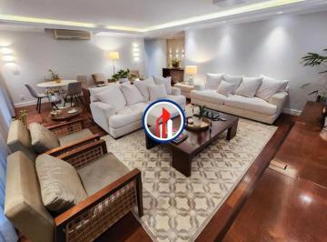 Apartamento · 180m² · 4 Quartos · 2 Vagas · Excelente apartamento em transversal nobre do Humaitá,