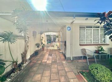 Casa · 200m² · 3 Quartos · 8 Vagas · Casa térrea no Campo Belo 12,5 x 35 m² exclusividade na região, 3 quartos.