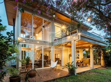 Casa · 310m² · 4 Quartos · 4 Vagas · Magnífica residência no City Butantã - conforto, sofisticação e lazer completo.