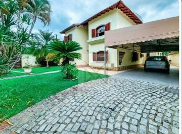8a1b4c4274e0dff38b3c8155fb26f492d1720dde · Casa bifamiliar (duplex) com 400m² de área total construída,