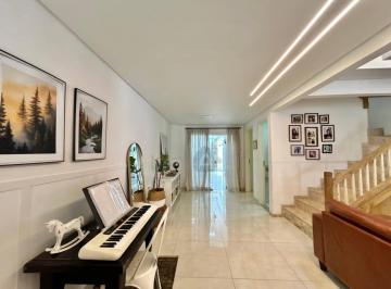 d9c0877ae95c59e4e74dec5374a8f85bf4af4ee1 · Sobrado 150m², 4 Quartos, 1 Suíte