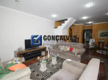 Casa · 230m² · 4 Quartos · 2 Vagas · SOBRADO COM 4 DORMITORIOS SENDO 2 SUITES NO BAIRRO PARQUE INDUSTRIARIO- Santo André/SP