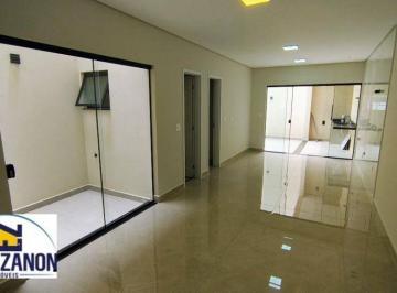 b6d99cfd3cf1d245c3be1bc70817f03102745833 · Sobrado novo, com 3 suítes, 4 vagas de garagem, acabamento em porcelanato, quintal com churrasqueira