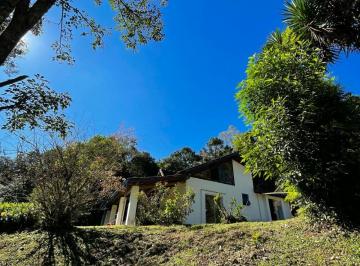 Rural de 4 quartos, Gonçalves · Casa dos Sonhos em Gonçalves: Charme, Conforto, natureza, água e Ótima Localização