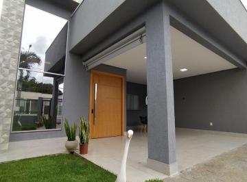 Casa de 3 quartos, Vicente Pires · Vicente Pires - Rua 8 Condomínio Fechado - 400m² - 3 Suítes - Piscina; Churrasqueira; 9 8210-1896
