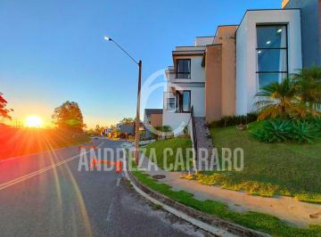 Casa de 3 quartos, Sorocaba · Sobrado no Condomínio Sunlake com Piscina