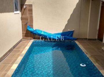 Foto 01 · CASA TÉRREA, PISCINA, CHURRASQUEIRA, 2 VAGAS DE GARAGEM COBERTAS, 2 QUARTOS