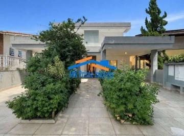 Casa · 650m² · 5 Quartos · 4 Vagas · Cond São Paulo II - 5 sts, elevador panorâmico, piscina, salão gourmet!