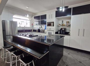9a00d5a1-f959-4650-9b1d-fda172a138e6 · Excelente casa para venda em Tremembé com 4 quartos, sendo 3 suítes, 554m²