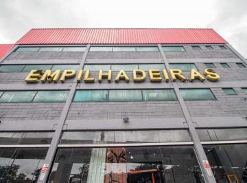 Comercial · 2500m² · 20 Quartos · 35 Vagas · Galpão na Avenida Embaixador Macedo Soares, N. 604 • 2500 m²