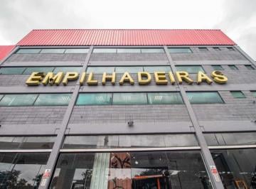 Comercial · 2500m² · 20 Quartos · 35 Vagas · Galpão na Avenida Embaixador Macedo Soares, 604 • 2500 m²