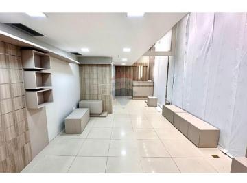 Comercial · 46m² · 1 Vaga · Expanda Seu Negócio em Salvador: Loja Premium