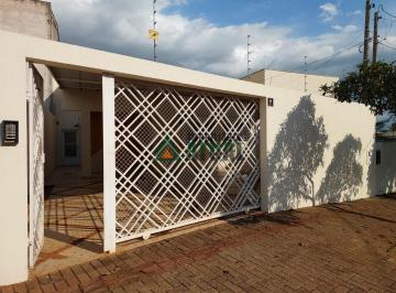 16973515230.jpg · CASA COM 3 DORMITÓRIOS SENDO 2 SUÍTES NA REGIÃO LESTE                                               