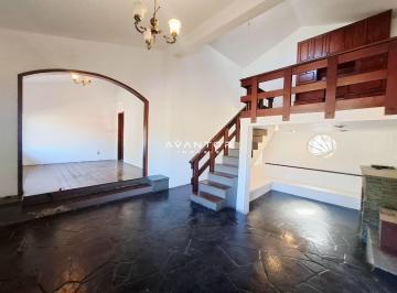 Casa · 374m² · 5 Quartos · 2 Vagas · Casa de 5 dormitórios em Camobi