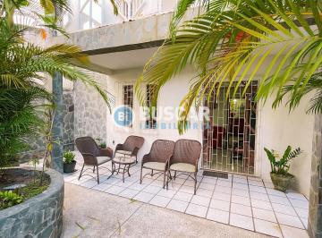 Casa · 390m² · 6 Quartos · 4 Vagas · Casa Duplex em Santa Mônica - Feira de Santana