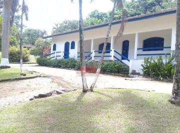 Casa sede da fazenda em Guaranésia MG com jardim gramado e paisagismo. · Fazenda em Guaranésia: 236ha para Pecuária e Café Mecanizado