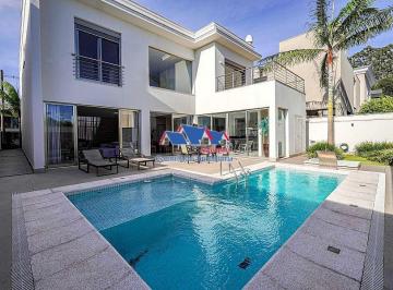 Casa · 360m² · 3 Quartos · 4 Vagas · Alphaville Residencial Campos do Conde - 360 m2 - 3 suítes