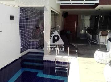 Casa · 240m² · 4 Quartos · 1 Vaga · Casa com 4 suítes no Recreio dos Bandeirantes Bothanica Nature