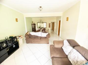Casa · 225m² · 3 Quartos · 3 Vagas · Casa térre à venda no Campestre, Santo André — 3 quartos (2 suítes)