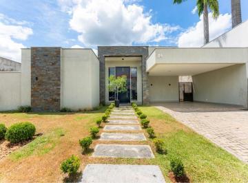 Casa · 208m² · 3 Quartos · 3 Vagas · "Casa dos Sonhos no Jardim Botânico, Brasília"