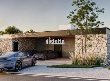 Casa · 1066m² · 4 Quartos · 4 Vagas · Casa em condomínio com 4 suítes disponível para venda no bairro Área Rural em Uberlândia-MG