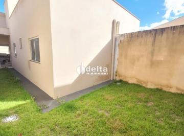 Casa · 80m² · 2 Quartos · 2 Vagas · Casa residencial com 2 quartos sendo 1 suíte disponível para venda no bairro Jardim Canaã em Uberlân