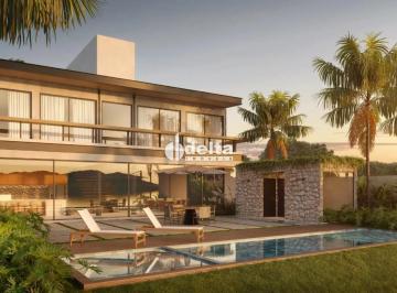 Casa · 1066m² · 4 Quartos · 4 Vagas · Casa residencial com 4 suítes disponível para venda no bairro Área Rural em Uberlândia-MG