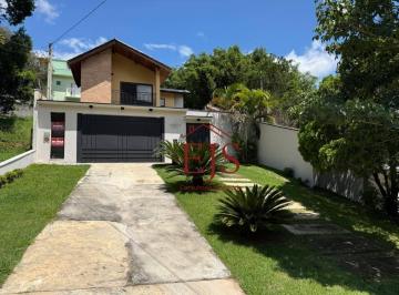04789044794c1053408f611f53e046260407f261 · Lindo sobrado com vista para a Pedra Grande com piscina e área gourmet a venda ou locação em Atibaia